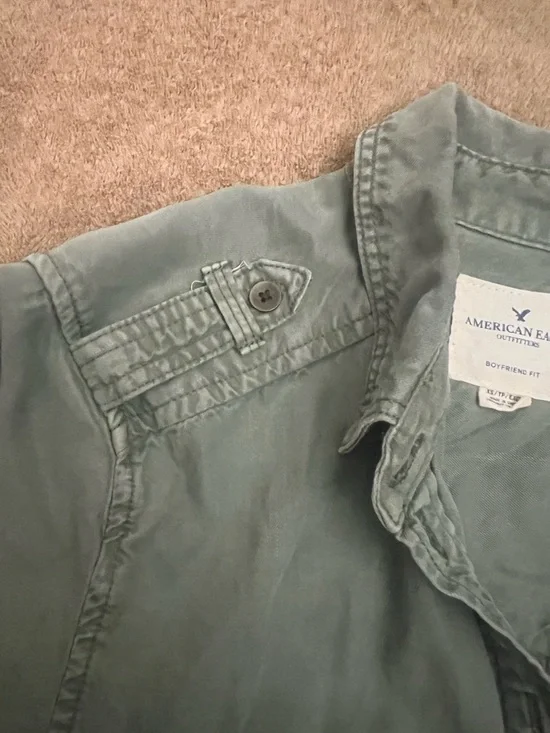 American Eagle Outfitters olive green Boyfriend Shirt - Picture 3 of 3